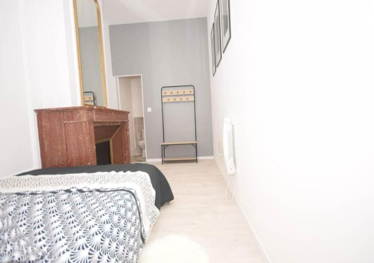 Hyper Centre Valenciennes - Wifi - Terrasse - Tramway - Lerelaisdodile2 Apartment Bagian luar foto
