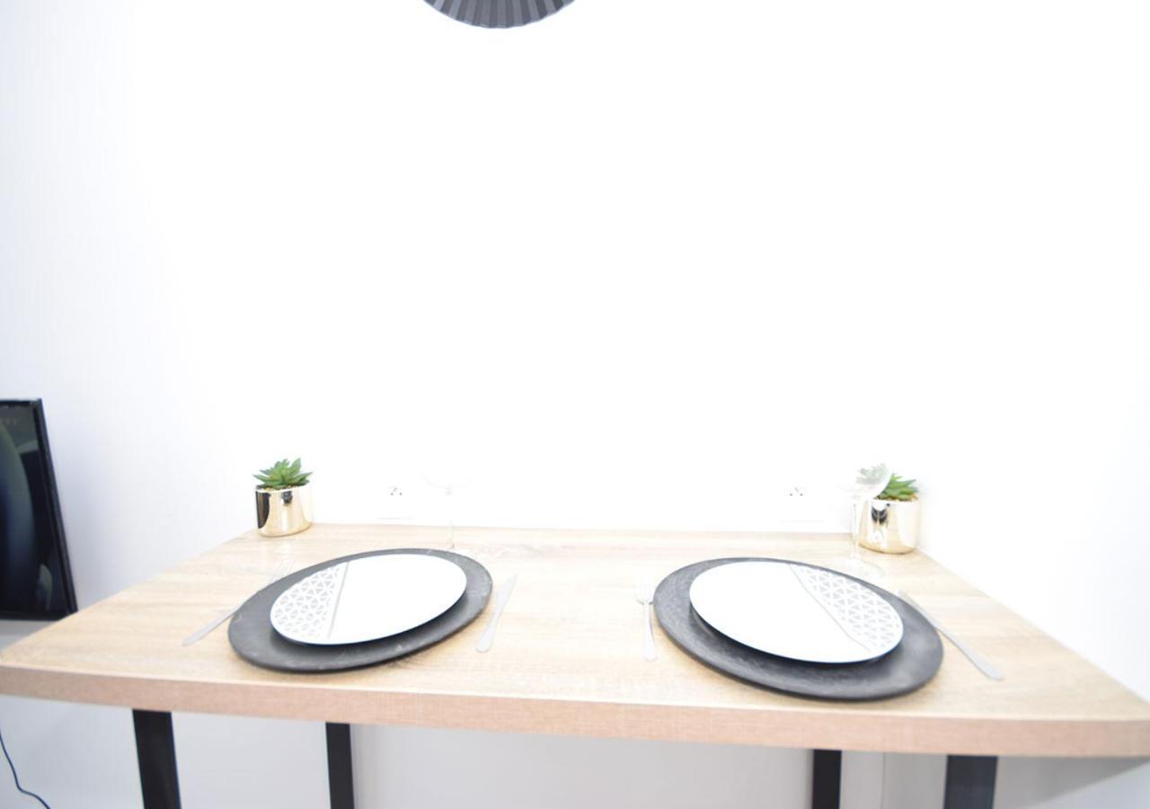 Hyper Centre Valenciennes - Wifi - Terrasse - Tramway - Lerelaisdodile2 Apartment Bagian luar foto